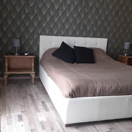 Ianuzza House شقة